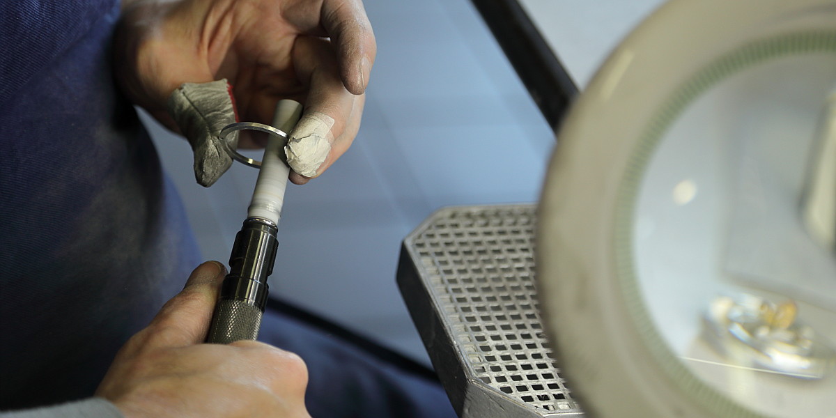 Carteggiatura e pulimentatura