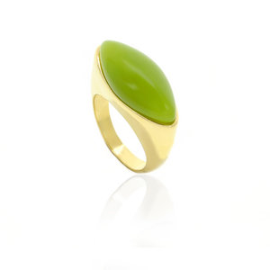 SALLY - SALLY &egrave; un elegante e semplice anello realizzato in oro chiaro e resina color verde, disponibile dalla misura 9 alla 25. - A.Z. Bigiotterie