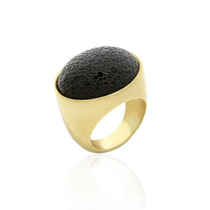 TESSA - TESSA is a special ring made of light gold and black resin which has a peculiar texture that makes it really unique and ideal for an extravagant woman!

Size from 9 to 25. - A.Z. Bigiotterie