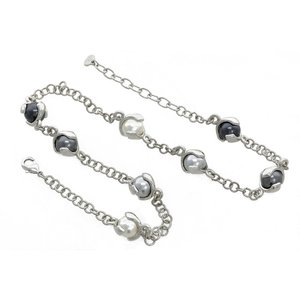 GIADA - GIADA is a precious choker in rodhium with pearls in three different shades of grey, ideal to change look with just one piece. - A.Z. Bigiotterie