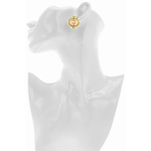BEE BEE - BEE BEE is a super elegant jewel which looks like a little be, perfect to be matched with the choker of the set to complete the look!
This earrings are made of light gold with light peach resin and fum&eacute; crystals. - A.Z. Bigiotterie