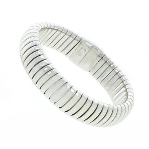 AMBRA - The simplicity that sometimes is enough to create a unique look that would otherwise seem too simple.  
Jewel made of rodhium with magnet closing. - A.Z. Bigiotterie