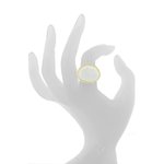 ONDA - Elegante e moderno &egrave; ONDA, un anello realizzato in oro chiaro e resina bianca che si pu&ograve; portare con qualsiasi outfit! - A.Z. Bigiotterie