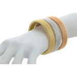 TRITTICO - TRITTICO &egrave; un bracciale tubolare caratterizzato da tre diverse nuance: oro chiaro, oro rosa e rodio. &Egrave; un pezzo unico e raffinato, un vero passepartout! - A.Z. Bigiotterie